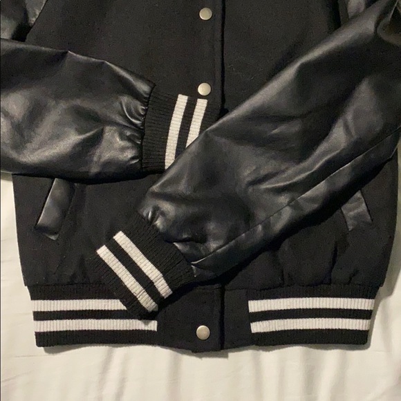 Black and white jacket with fake leather sleeves - Picture 3 of 6